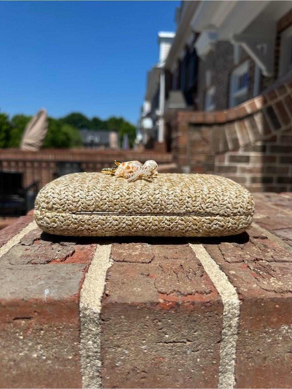 Shiraleah Natural Woven Straw Clutch with Shell Charm and Gold Chain NWT - Picture 6 of 8
